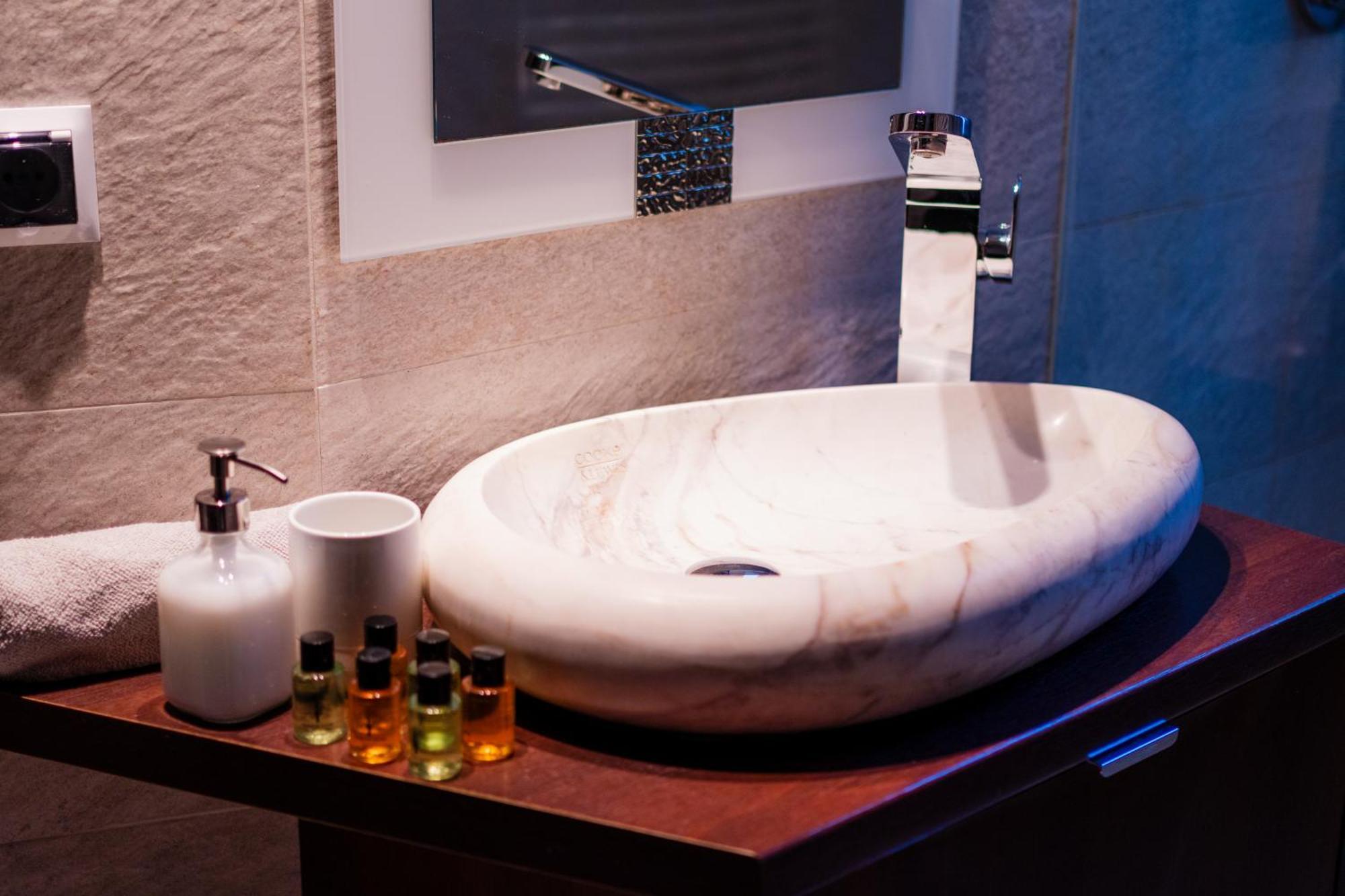 Luna Prestige Suite Краков Экстерьер фото